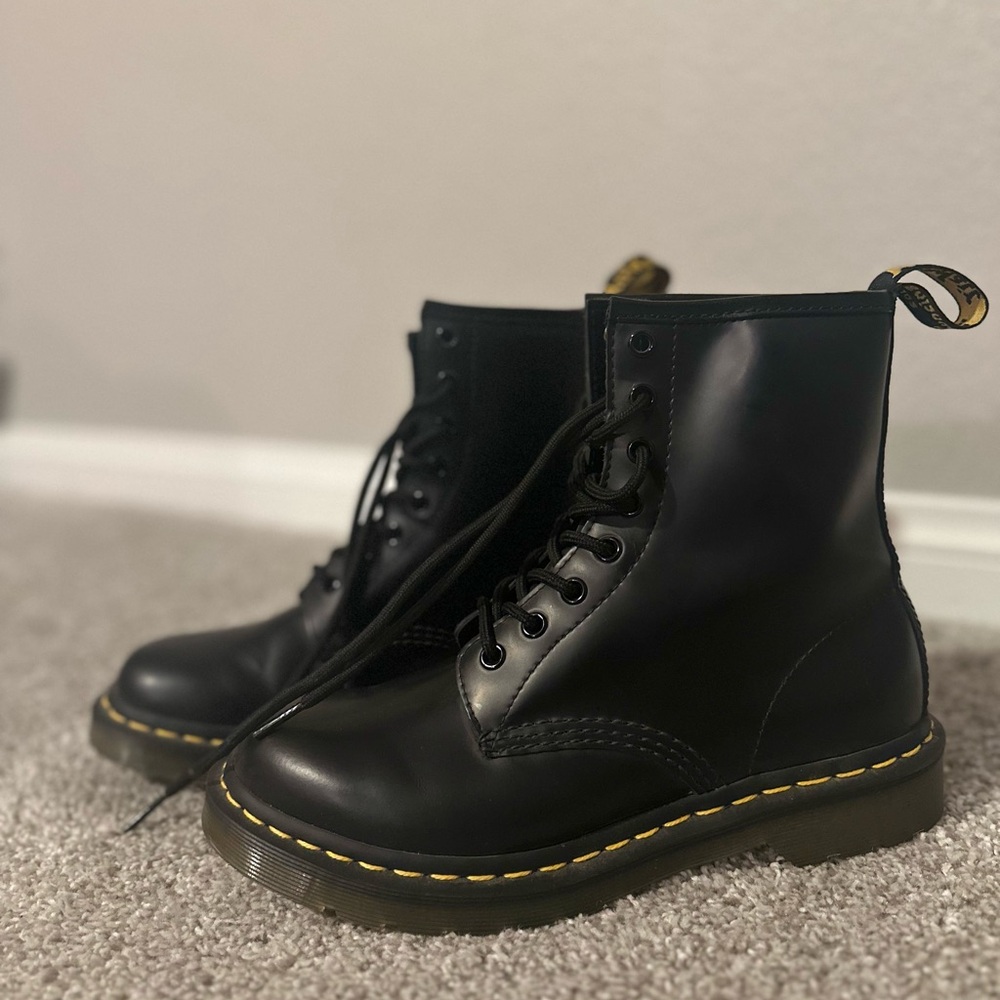 Dr. Martens Black Leather Boots – Women’s Size 8